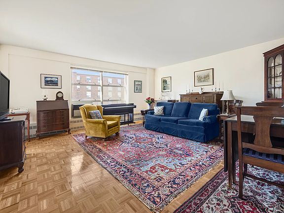 3rd image of 80 La Salle St APT 20H