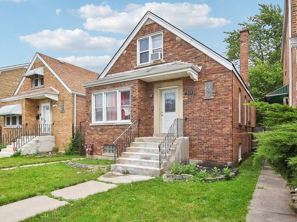 2nd image of 7323 S Maplewood Ave