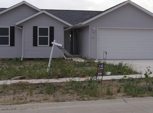 6709 Ohio St SW, Cedar Rapids, IA 52404