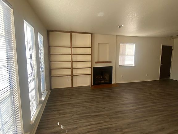 3rd image of 2940 Los Amigos Ct APT A
