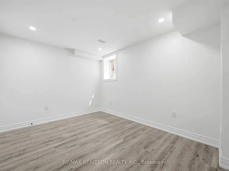 55 Bartram Cres #B — Photo 11