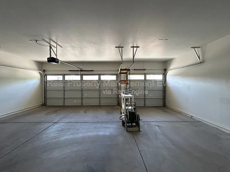9707 S 45th Ave — Photo 31