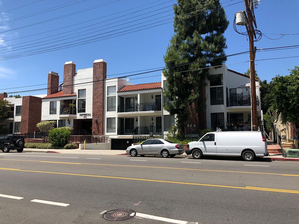 1st image of 12711 Moorpark St #113