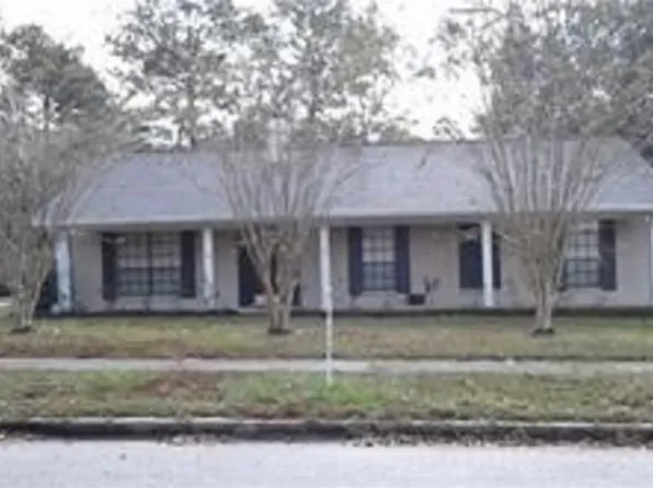 1613 Green Brook Ct, Mobile, AL 36609