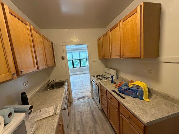 4th image of 7231 N Sheridan Rd APT 2