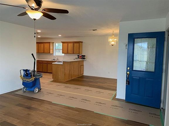 4th image of 300 Baber St