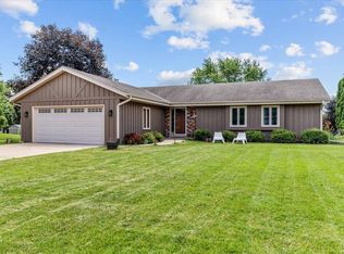 W234N6614 Laurel Ct, Sussex, WI 53089