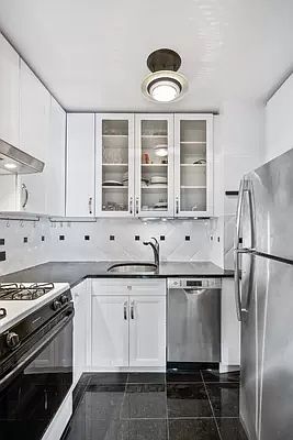4th image of 311 E 38th St APT 5B