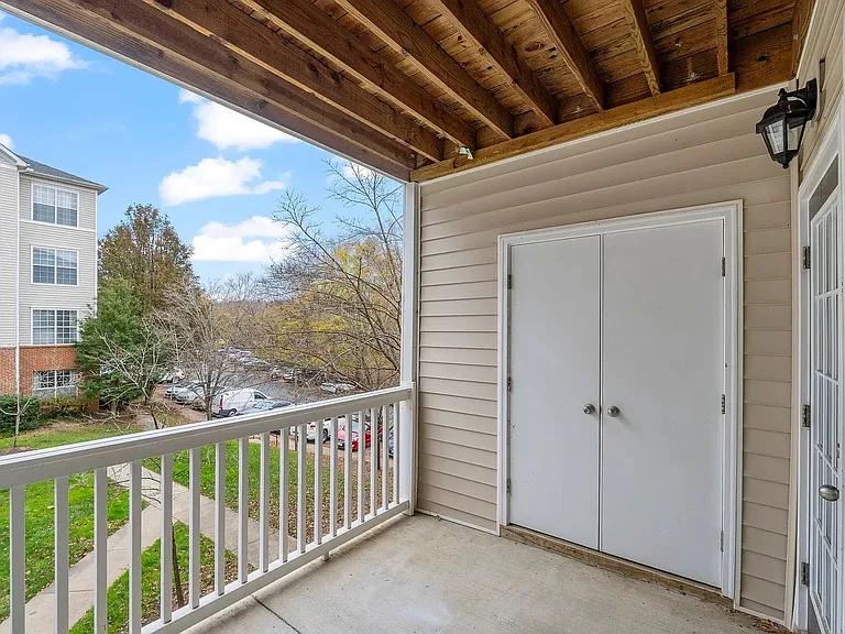 320 Riverbend Dr #3C — Photo 4