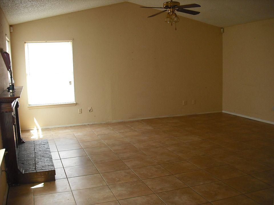 1st image of 947 Woodgreen Dr