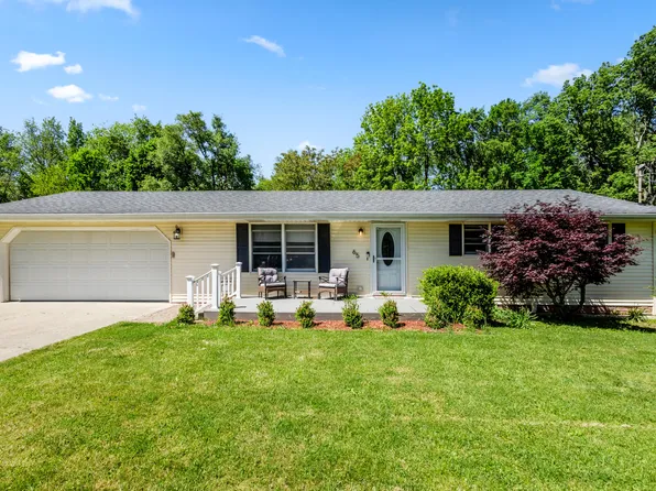 65 W Hallett St, Hillsdale, MI 49242