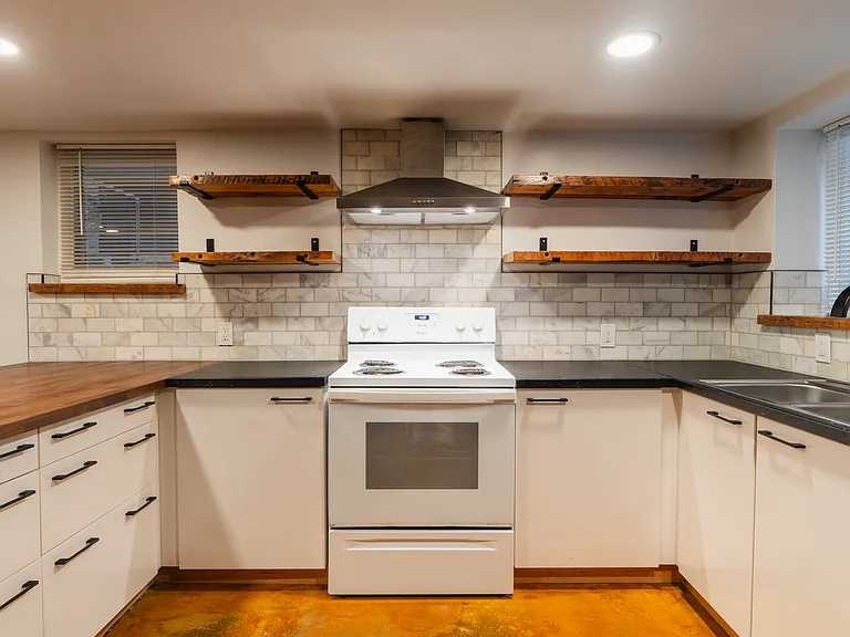 1815 NW Hoyt St #1 — Photo 8