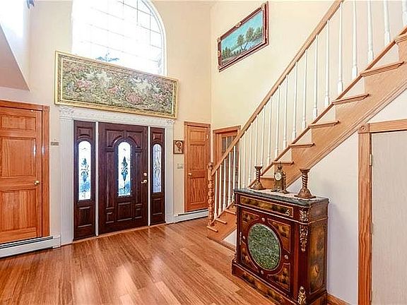 Main entrance/foyer