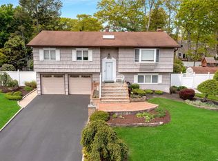 298 Avenue B, Ronkonkoma, NY 11779