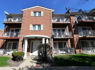 615 Quincy Bridge Ln APT 302, Glenview, IL 60025