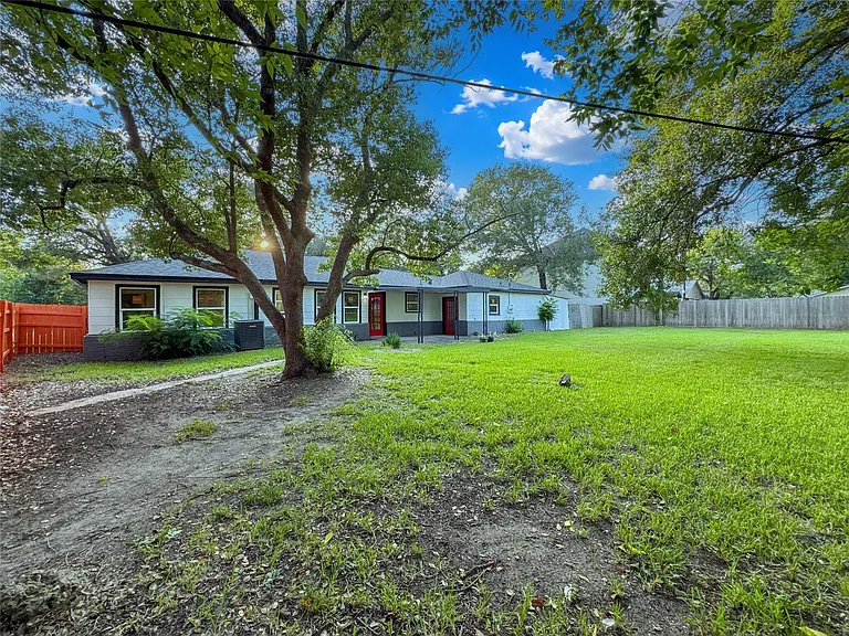 703 Texas Ave — Photo 21