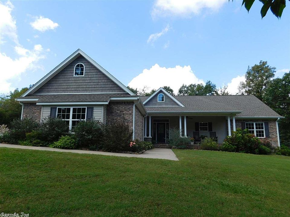 1st image of 140 Woodland Creek Ln