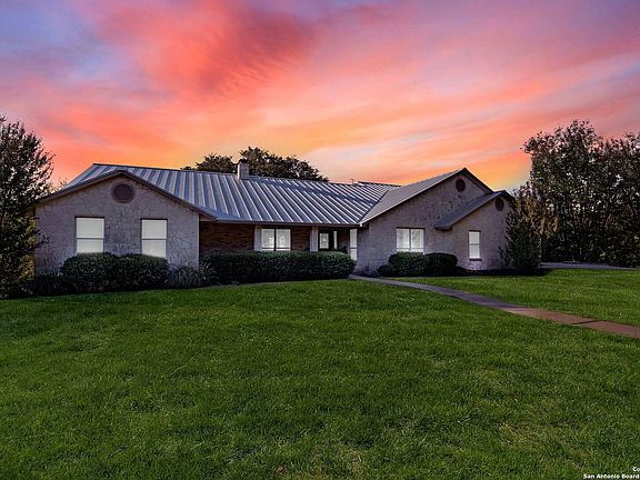 3rd image of 208 COUNTY ROAD 4325