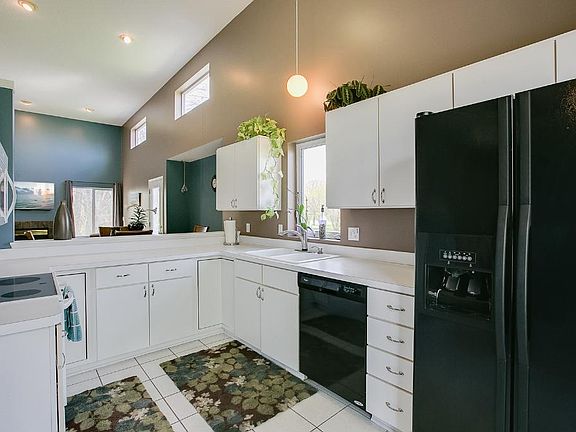 4th image of 20870 Buchanan St NE
