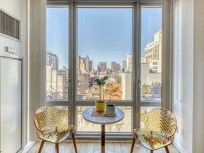 310 W 52nd St APT 8D, New York, NY, 10019
