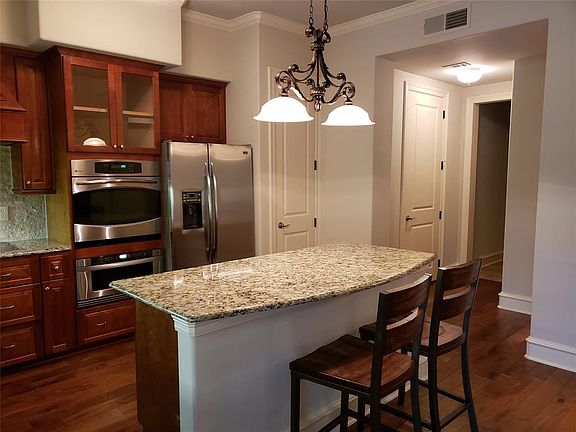 3rd image of 301 Watermere Dr APT 106