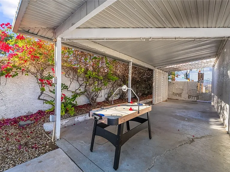 2419 Vegas Valley Dr — Photo 36
