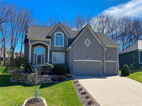 5133 NE Ash Grove Dr, Lees Summit, MO 64064