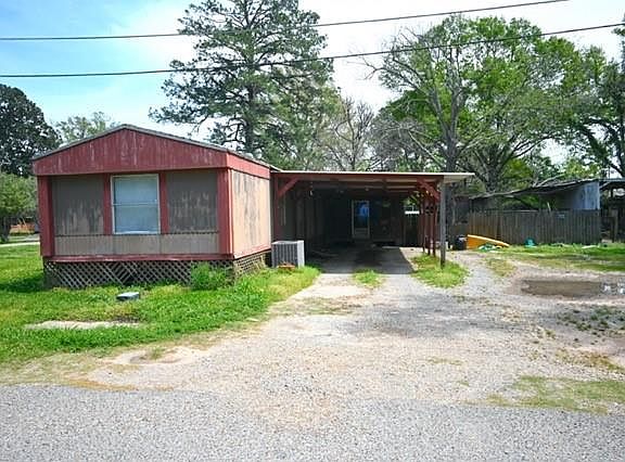 2nd image of 807 Magnolia St