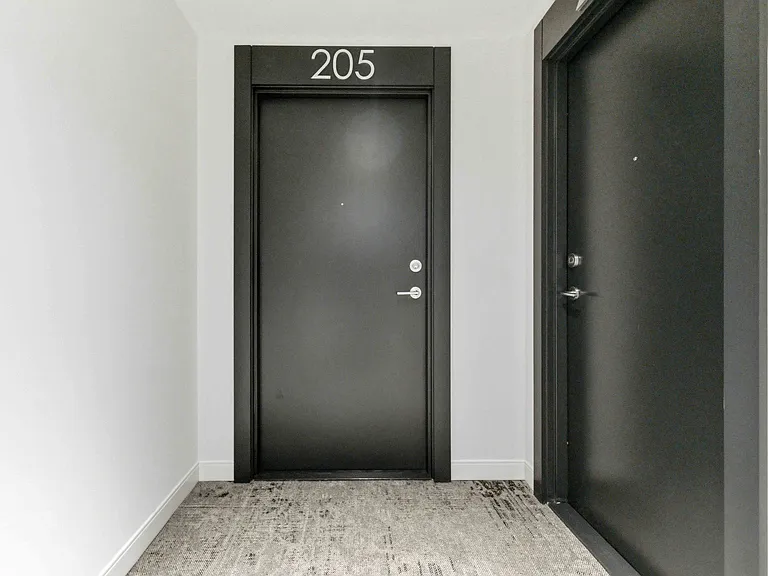 7439 Kingston Rd — Photo 36