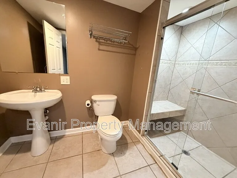 11884 Hamden Dr — Photo 23