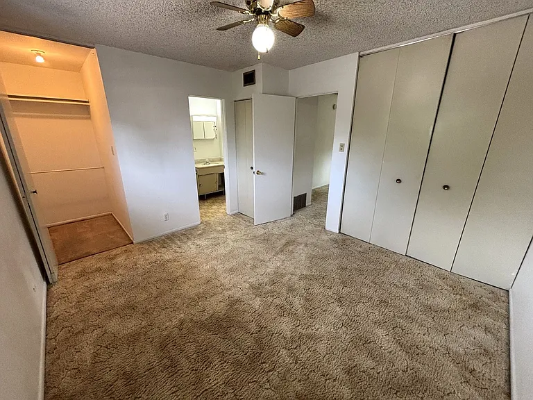 Taylor St Apartment — Photo 29