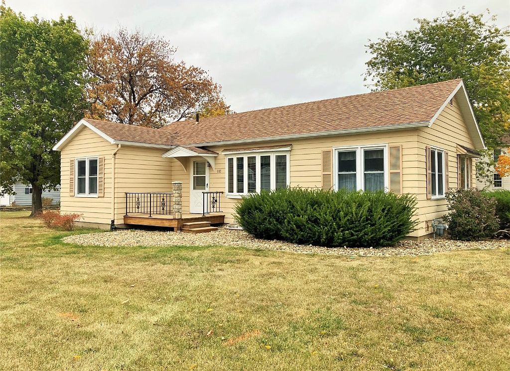 603 W 13th St, Vinton, IA 52349 | Zillow