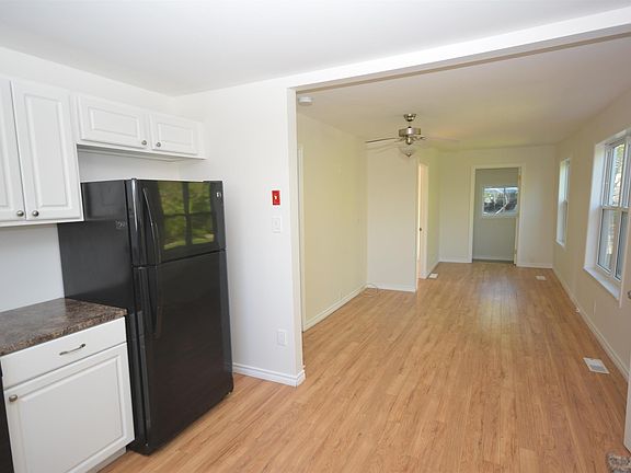 3rd image of 602 Herring Cove Rd
