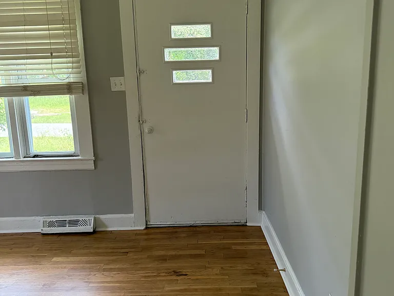 806 Garrison St — Photo 15