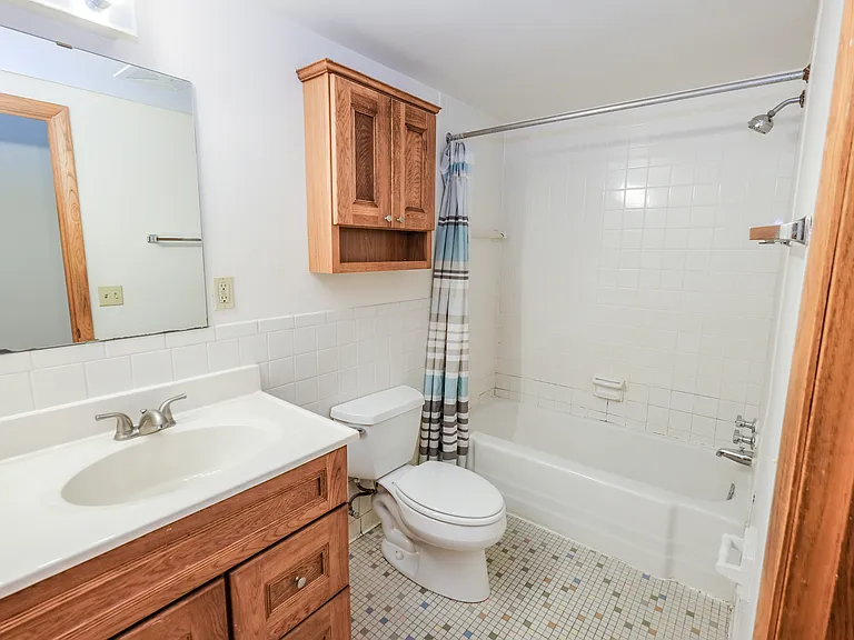 Randolph Apartments — Photo 18