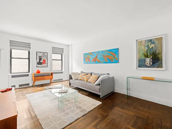 225 West 25th Street image 1 of 10