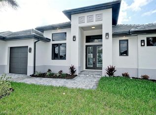2826 SW 39th Terrace Cpe, Coral, FL 33914