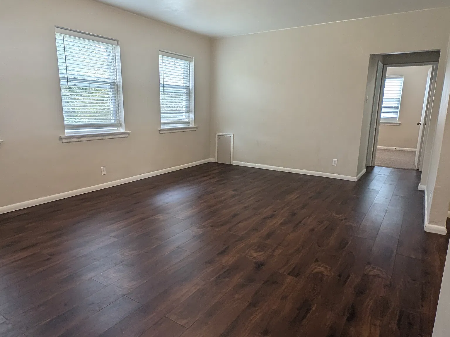 3 bed, 1200 sqft, $1,375 — Photo 2