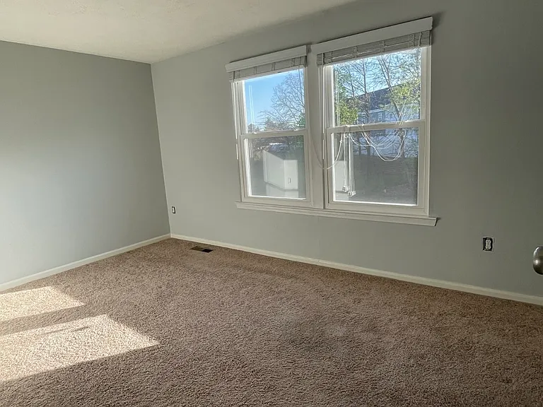 8425 Klarey Ct — Photo 13