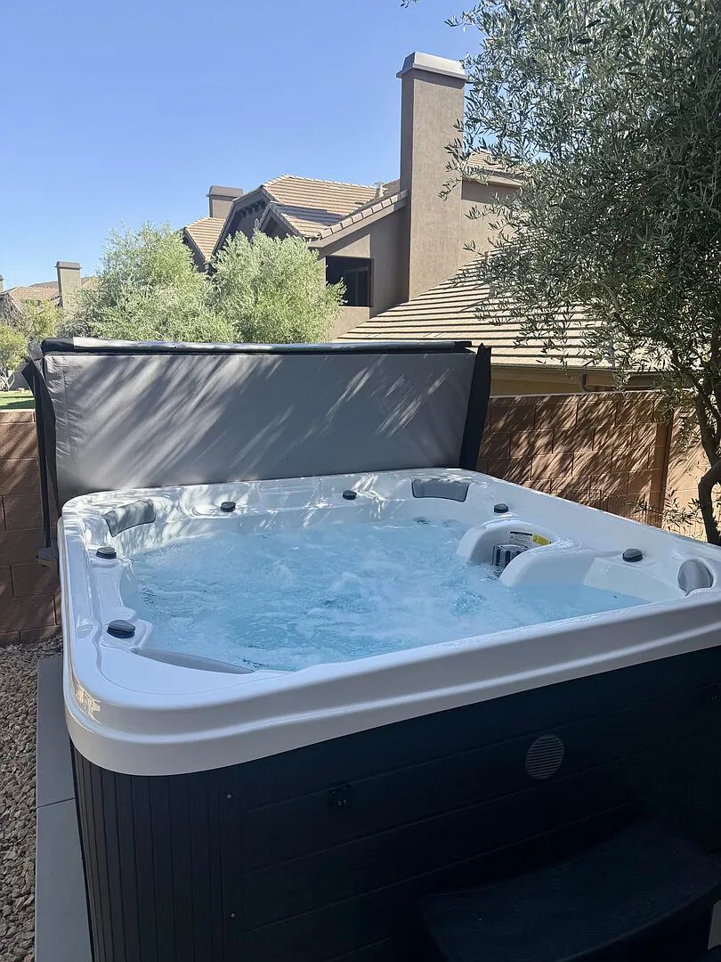 Cozy Home Surrounded by Pools, Spas, and a Fishing Pond — Photo 3
