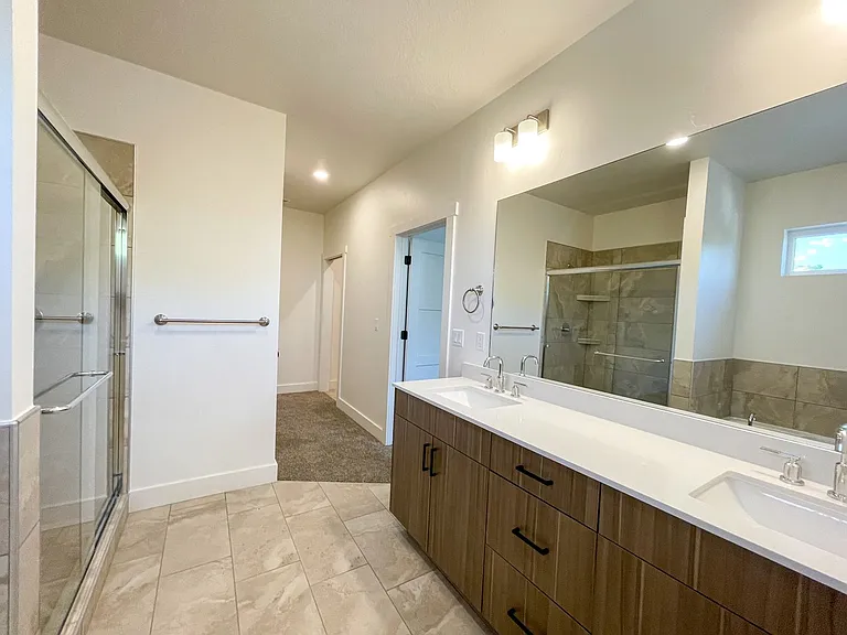 Bluffview Townhomes — Photo 10