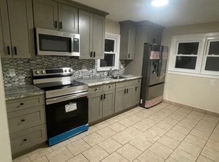 350 4th St, Whitehall, PA 18052