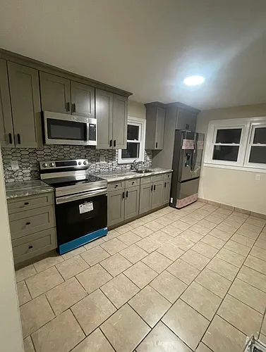 350 4th St Photo 1