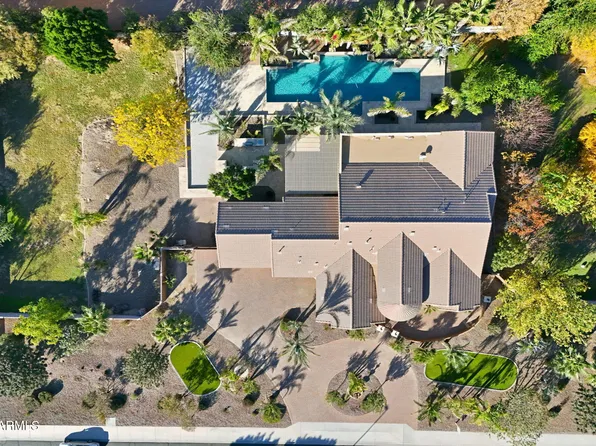 2218 E BROOKS FARM Road, Gilbert, AZ 85298