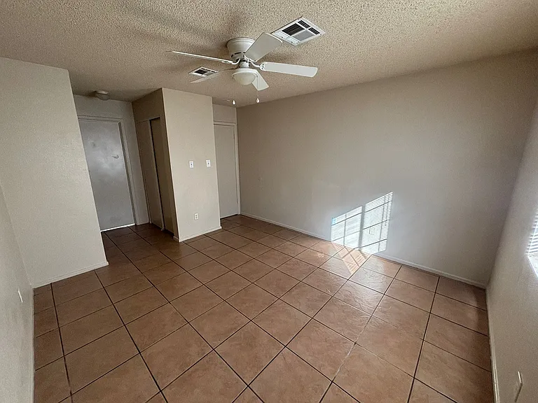 4748 W 17th Pl — Photo 14