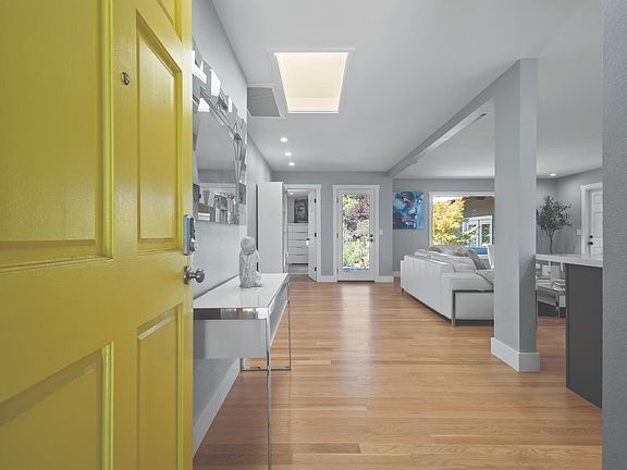 4th image of 1645 Terrace Way