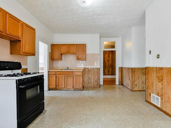 4th image of 116 Lucerne St