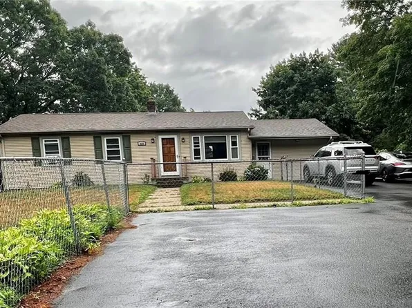 426 Arnold Rd, Coventry, RI 02816