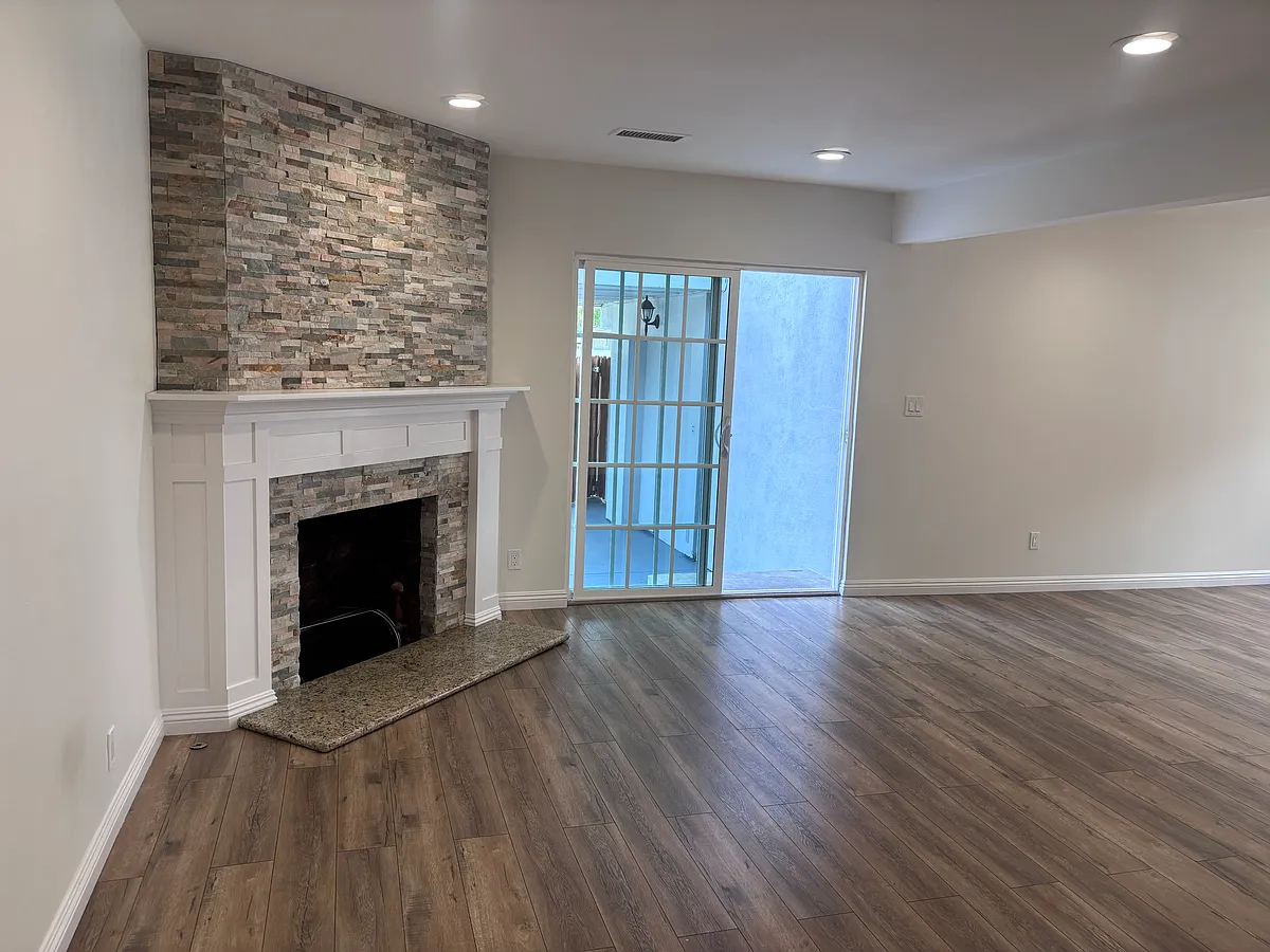 Building Photo - 20708 Saticoy St