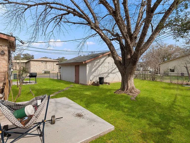 130 Algarita Rd — Photo 23